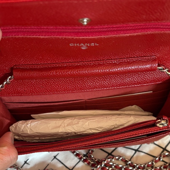 CHANEL Red Quilted Clutch - Picture 5 of 8